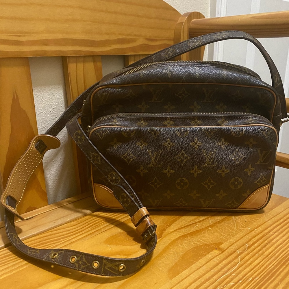 Authentic Louis Vuitton Purse